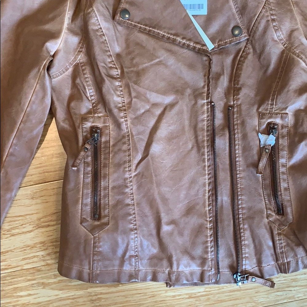 Tan leather jacket - Picture 3 of 5